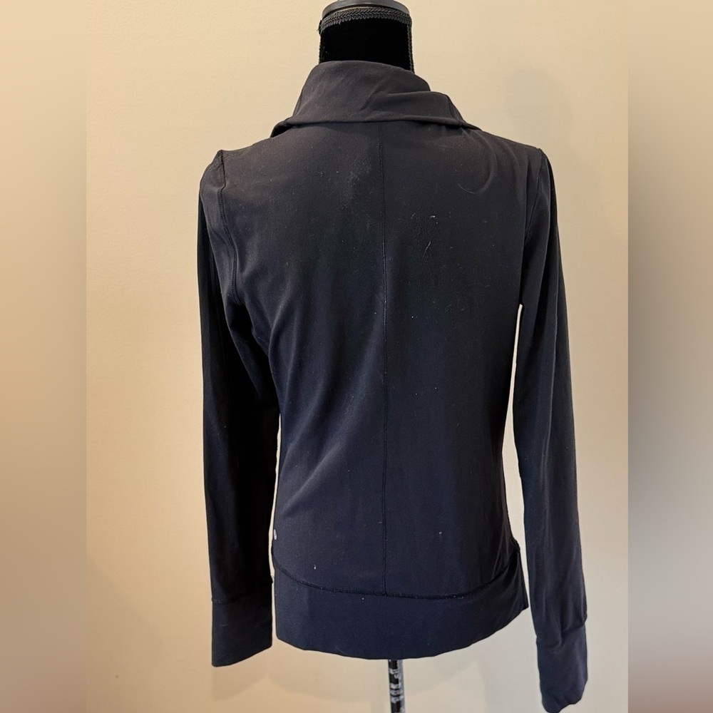 Women’s LULULEMON Black Daily Yoga full length zip jacket- Size 8 - Picture 5 of 6